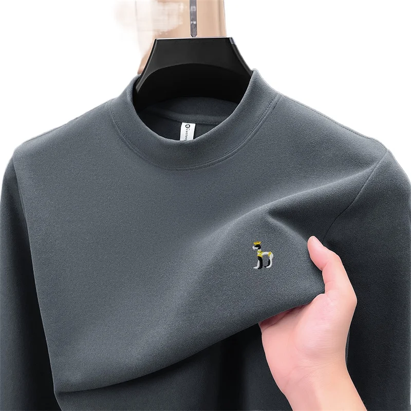 

Luxury velvet semi high neck long sleeve T-shirt men high-end brand cartoon dog embroidery autumn new soft warm comfort sweater