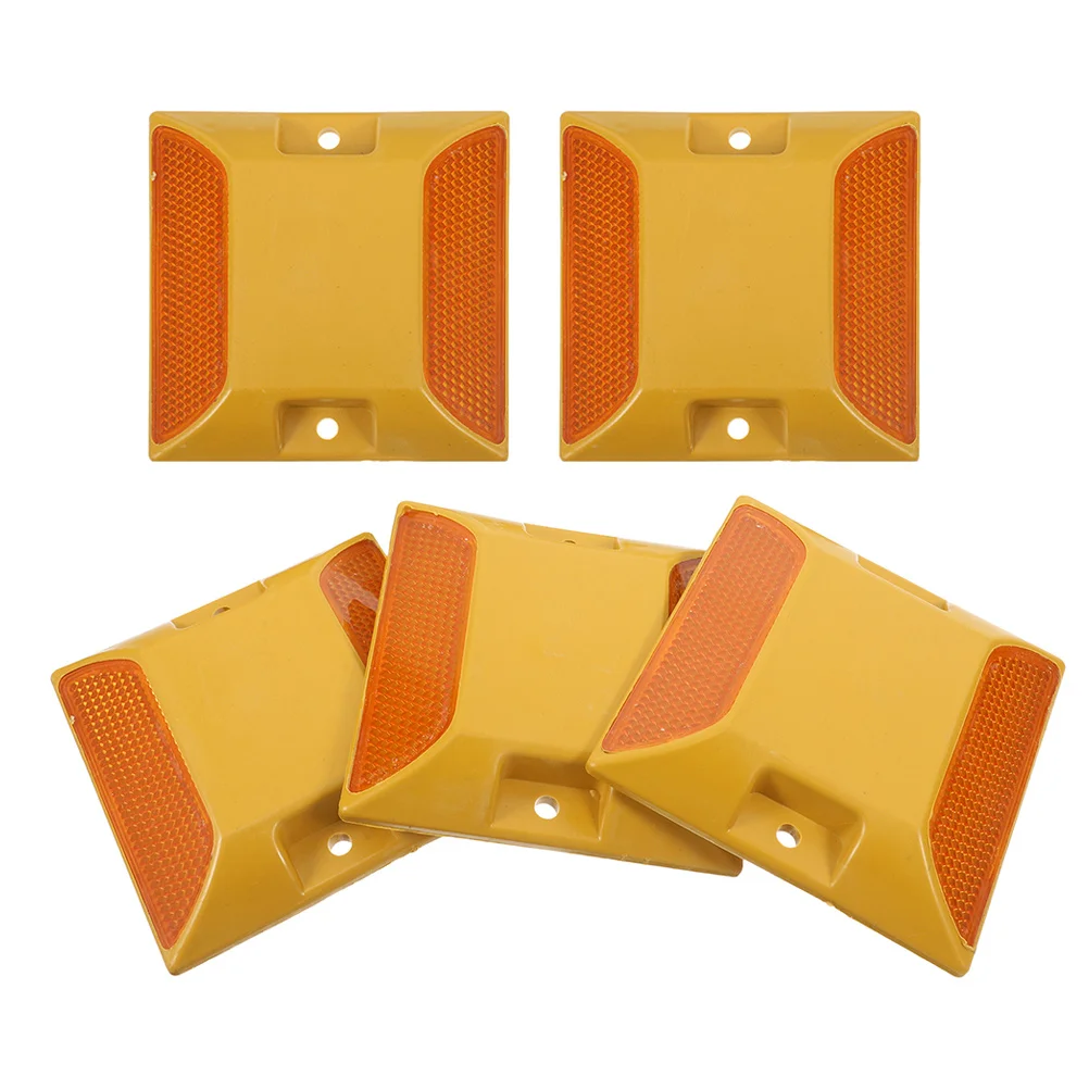 5 قطع من مصارف الطرق بتصميم عاكس للضوء من البلاستيك شديد التحمل للممرات وعلامات السلامة عالية الوضوح لحركة المرور