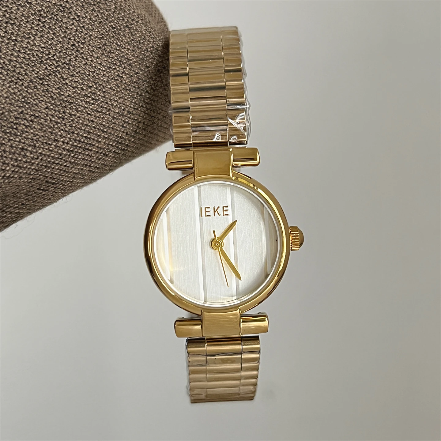 

Retro artistic circular belt watch for women, delicate, simple, compact and versatile, college style women's wrist watch