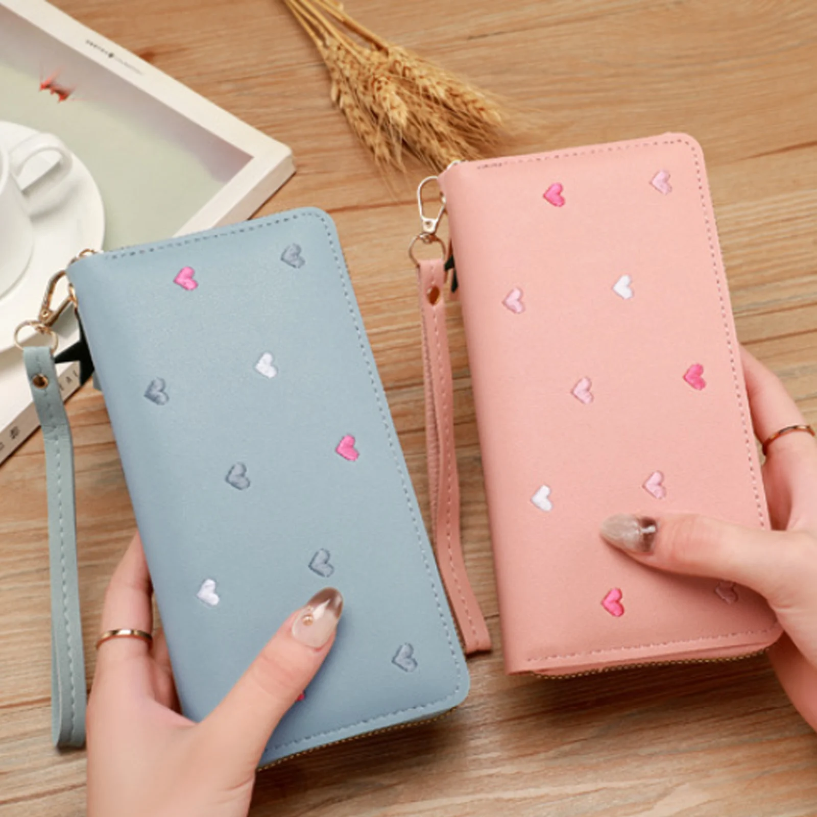 Women Long Wallets Purses Luxury Love Heart Wallets for Ladies Girl Money Pocket Card Holder Female Wallets Phone Clutch Bag