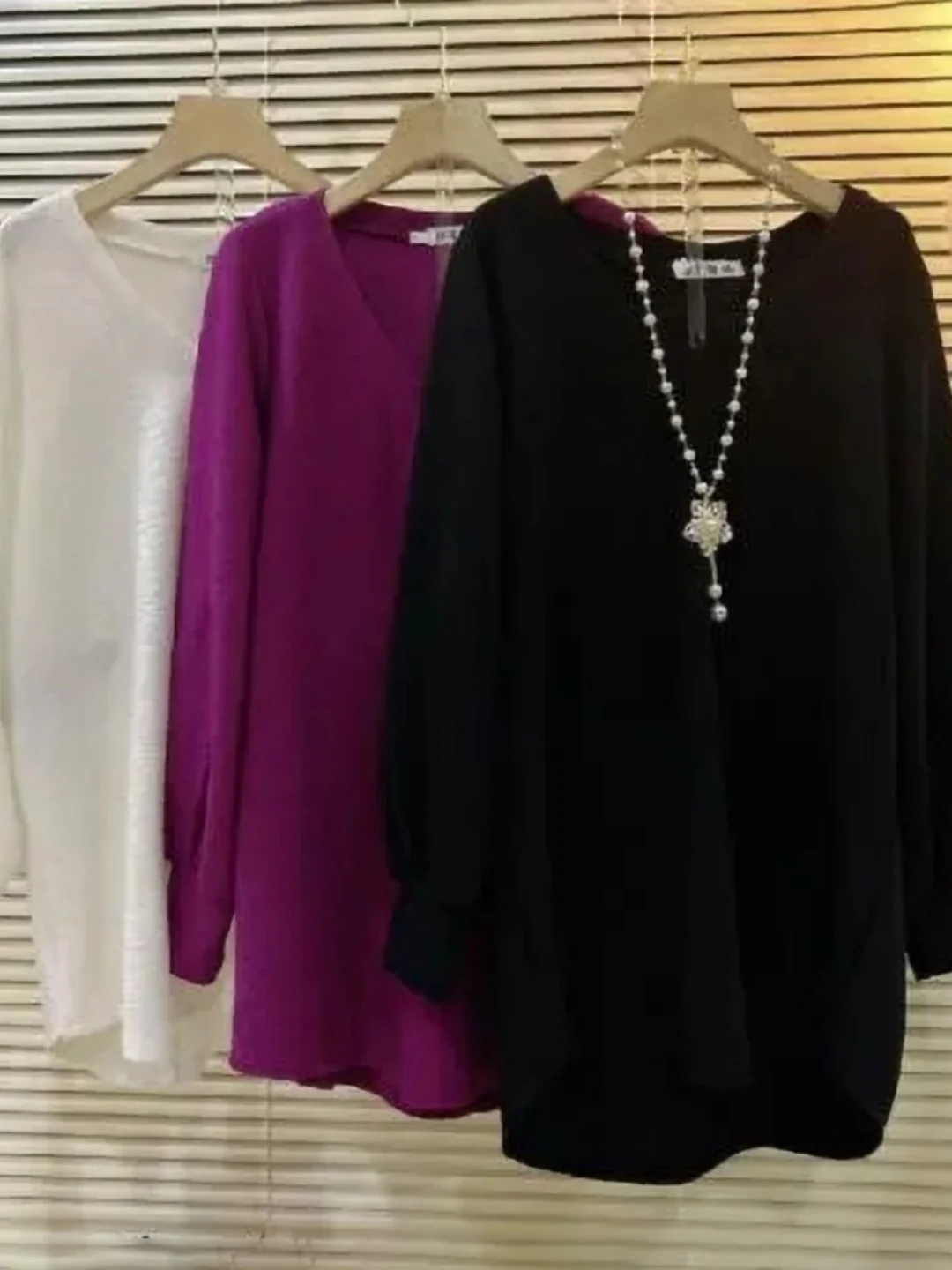 Loose Long Sleeve V-Neck T-Shirt Korean Style plus Size Bottoming Weight Loss Belly Covering Pure Color Women's Fashion