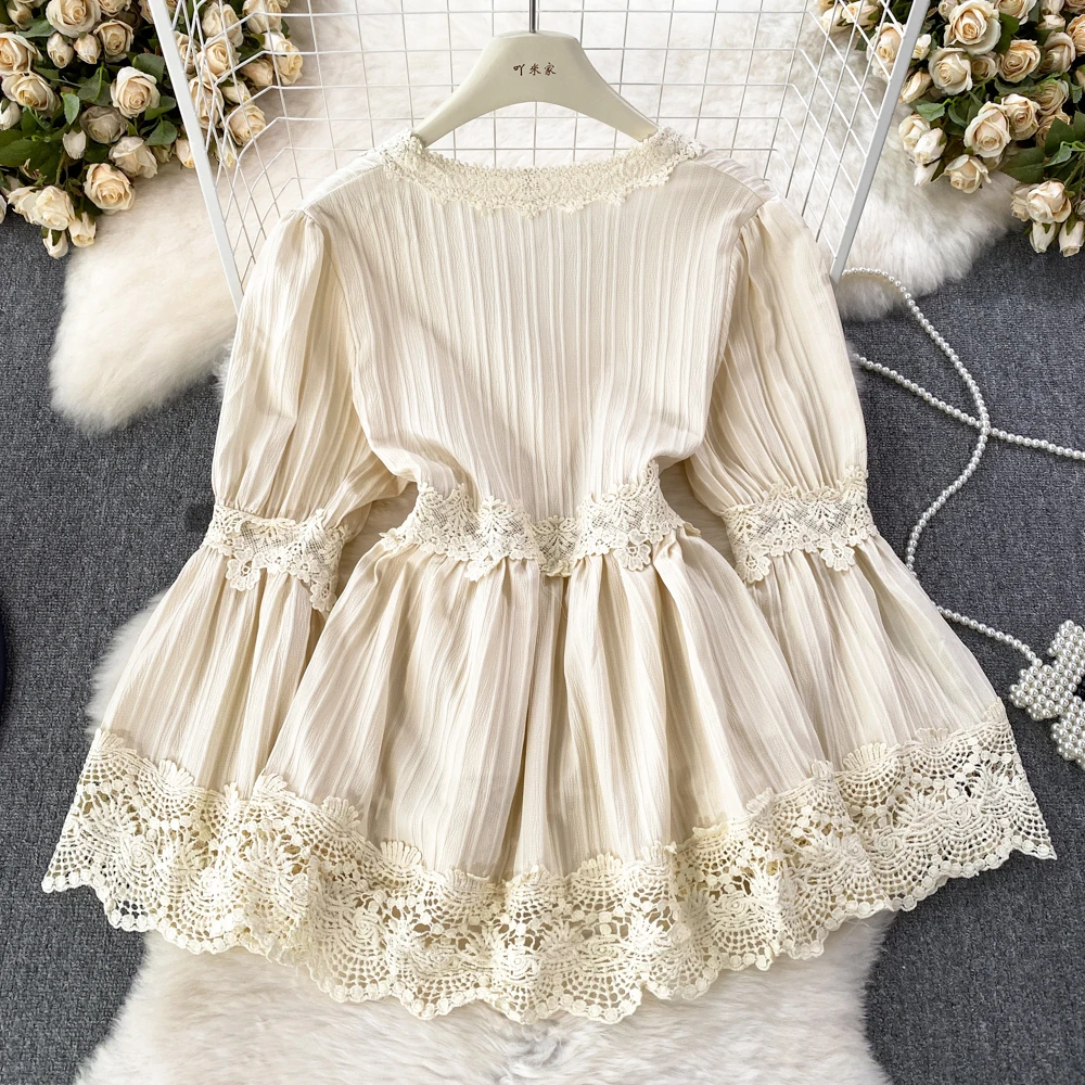 Autumn Ball Gown Blouse for Women Lace Patchwork Long Flare Sleeve V-Neck Tops Female Luxury Pleated Sweet Chic Korea Style New