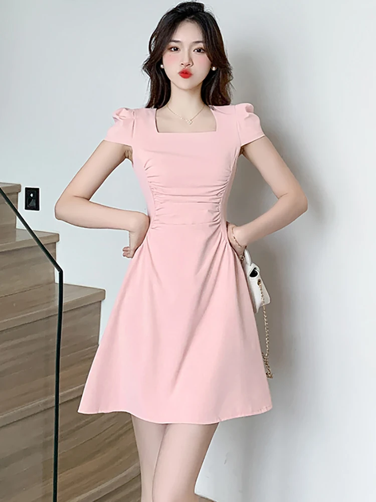 Sommer Schwarz Kurzarm Quadrat Kragen Plissee Mini Kleid 2024 Rosa Elegante Bodycon Formale Kleid Frauen Koreanische Casual Prom Kleid