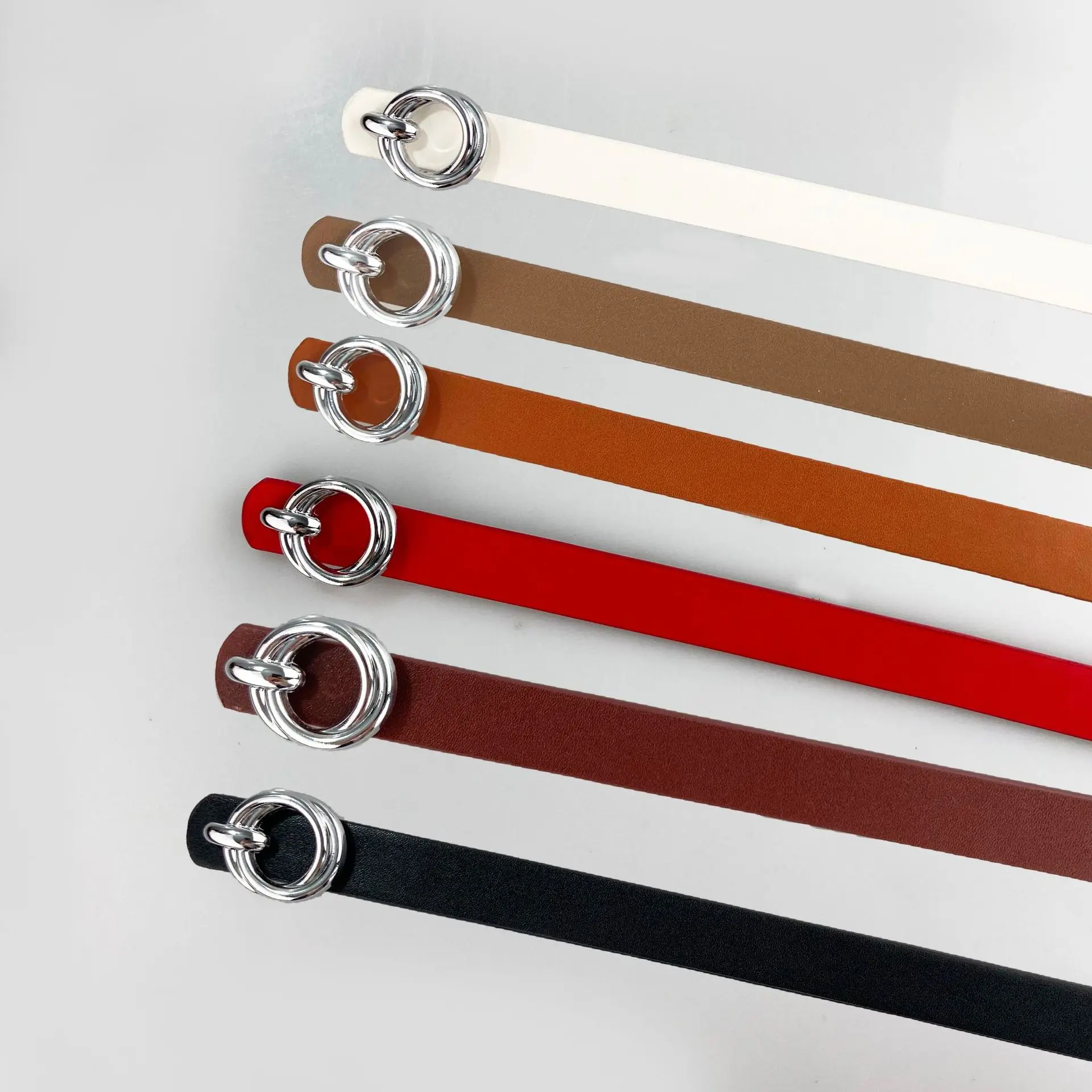 Cinture di design per cintura da donna in pelle di alta qualità per cintura da donna con cinturino in jeans con fibbia in metallo