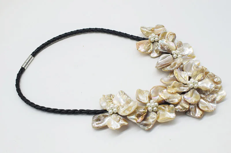 WOW!   white champagne shell flower necklace 18inch nature  60mm baroque wholesale beads