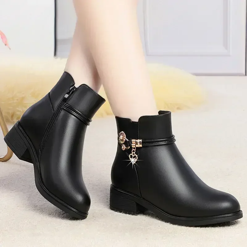 Soft Leather Mom Shoe 2024 Spring Winter with/Without Plush Warm Women Snow Boots Soft Sole Med Heel Short Boot Black