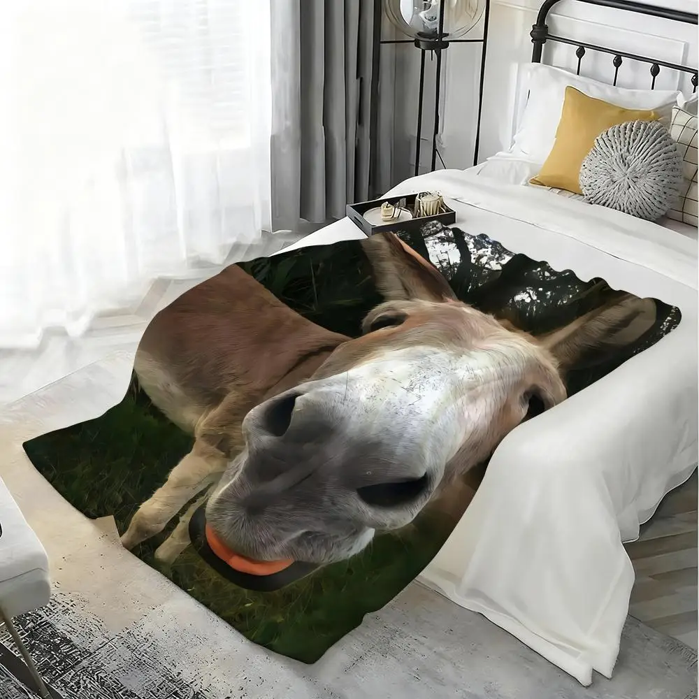 Мягкое фланелевое одеяло с забавным осликом, теплое, приятное для кожи покрывало до колена для дивана, офисной кровати, путешествий, зимы, больших размеров