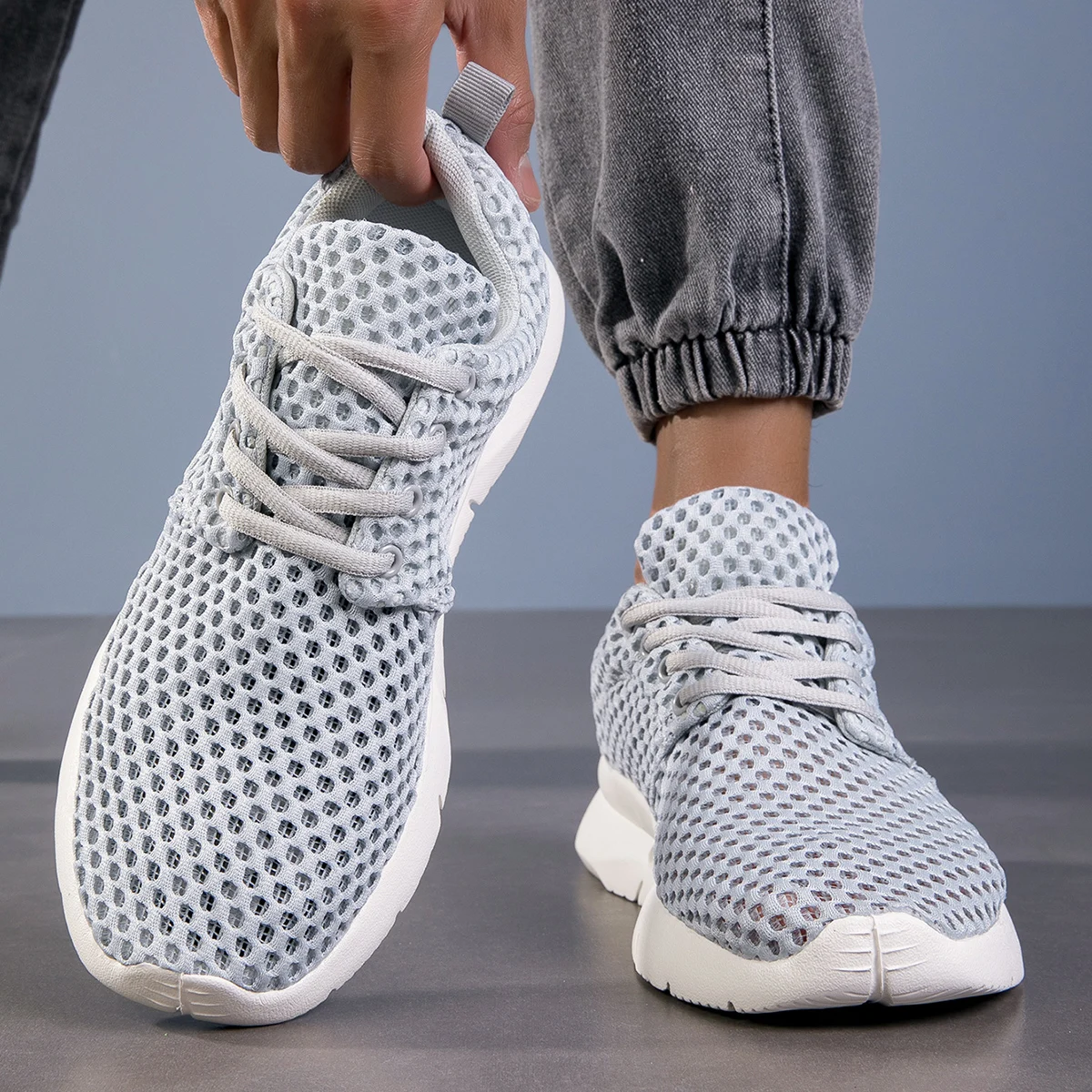 Summer New Men's Breathable Mesh Sneakers Lightweight Comfortable Anti-Slip White Casual Sport Shoes Men's Zapatillas Hombre view 5