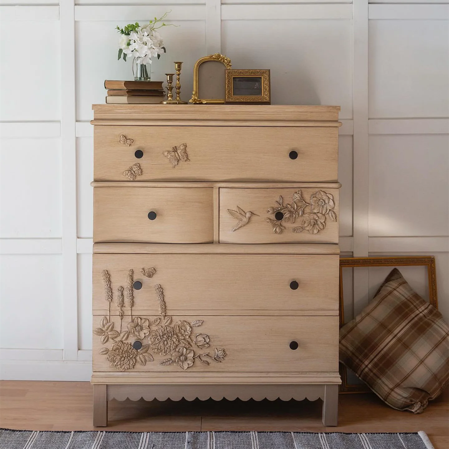^French Retro Solid Wood Hand Carved Lockers Bedroom Storage Cabinets High-end Furniture Customization