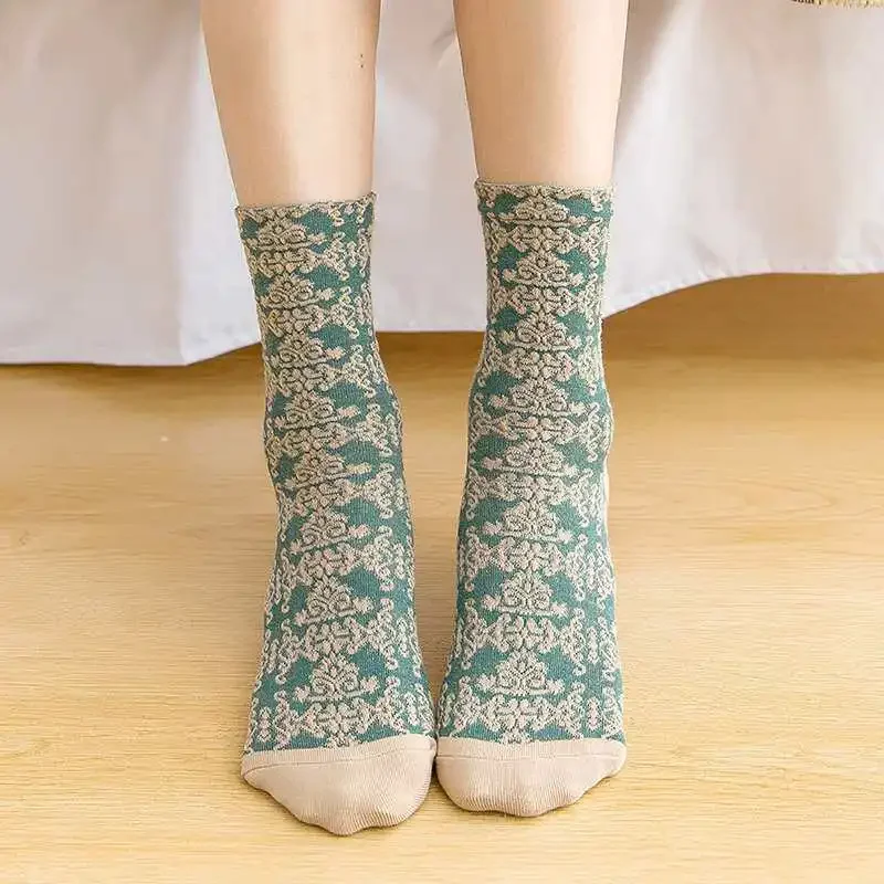 CHUANGRM 5 Pairs Women's Retro Forest Art Style Autumn Winter Socks Dimensional Relief Medium Length Socks Slim Cute Socks