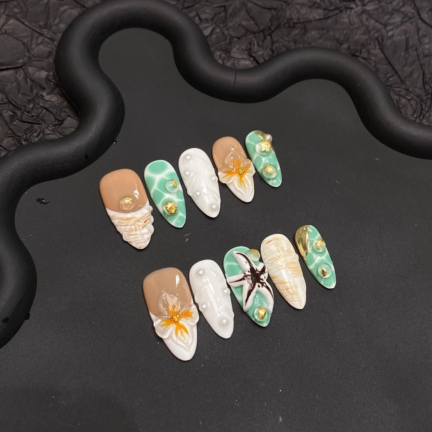 

10Pcs Full Handmade Green Press On Nails Mid-length Almond Summer Style White French False Nails Set Fake Nail Tips For Girl