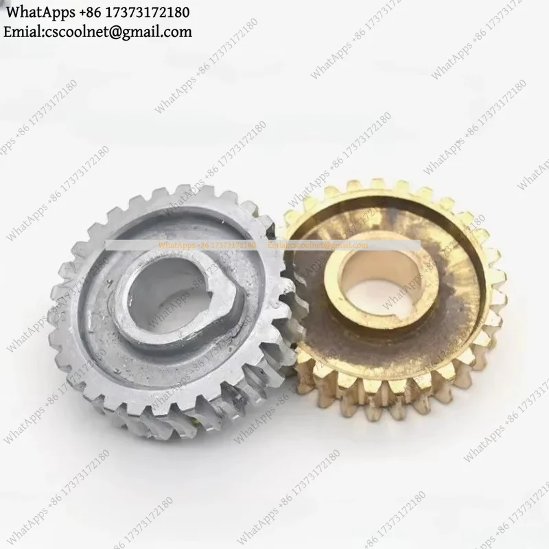 1PCS Lawn Mower Electric Gear Case Worm Gear Mini Gear for 4-Stroke Saw Lithium Electric Saw Accessories 63mm Universal Version