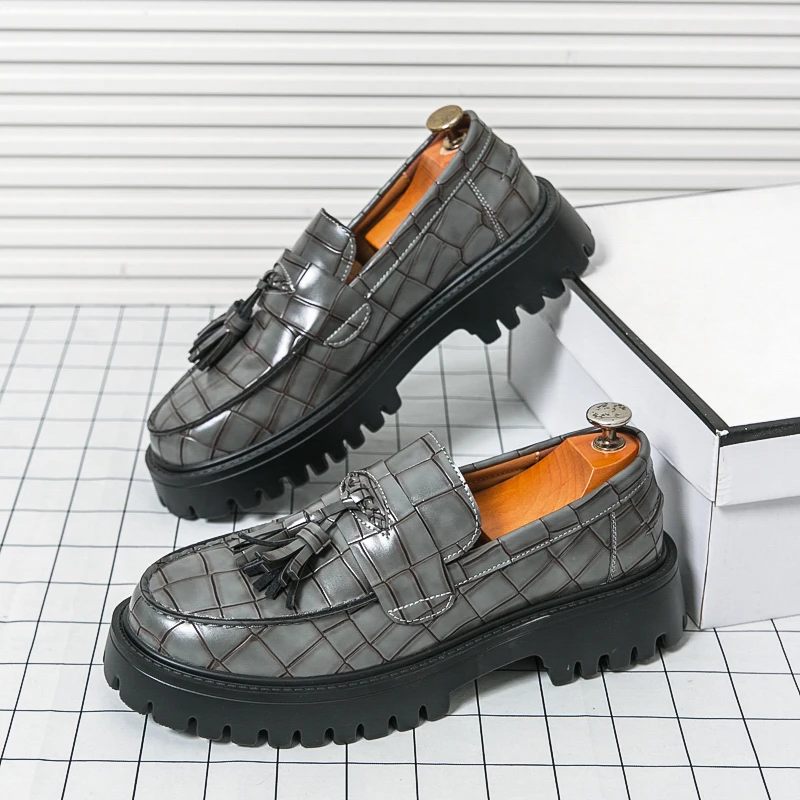 

Men's thick soled leather shoes Gentleman retro elegant style Business Office Leisure 38-46 Adult thick soled loafers Black Gray