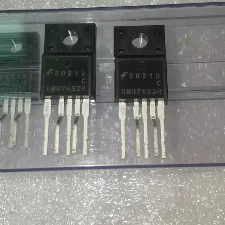 10PCS A69256 FTP10N40C D13007 LAS8500P RJP63F3 BUK9508-55 T1013NH BTS432E G04N60 TK10A500 MJE1123 TO-220 RJP63F3A FS6M07652R