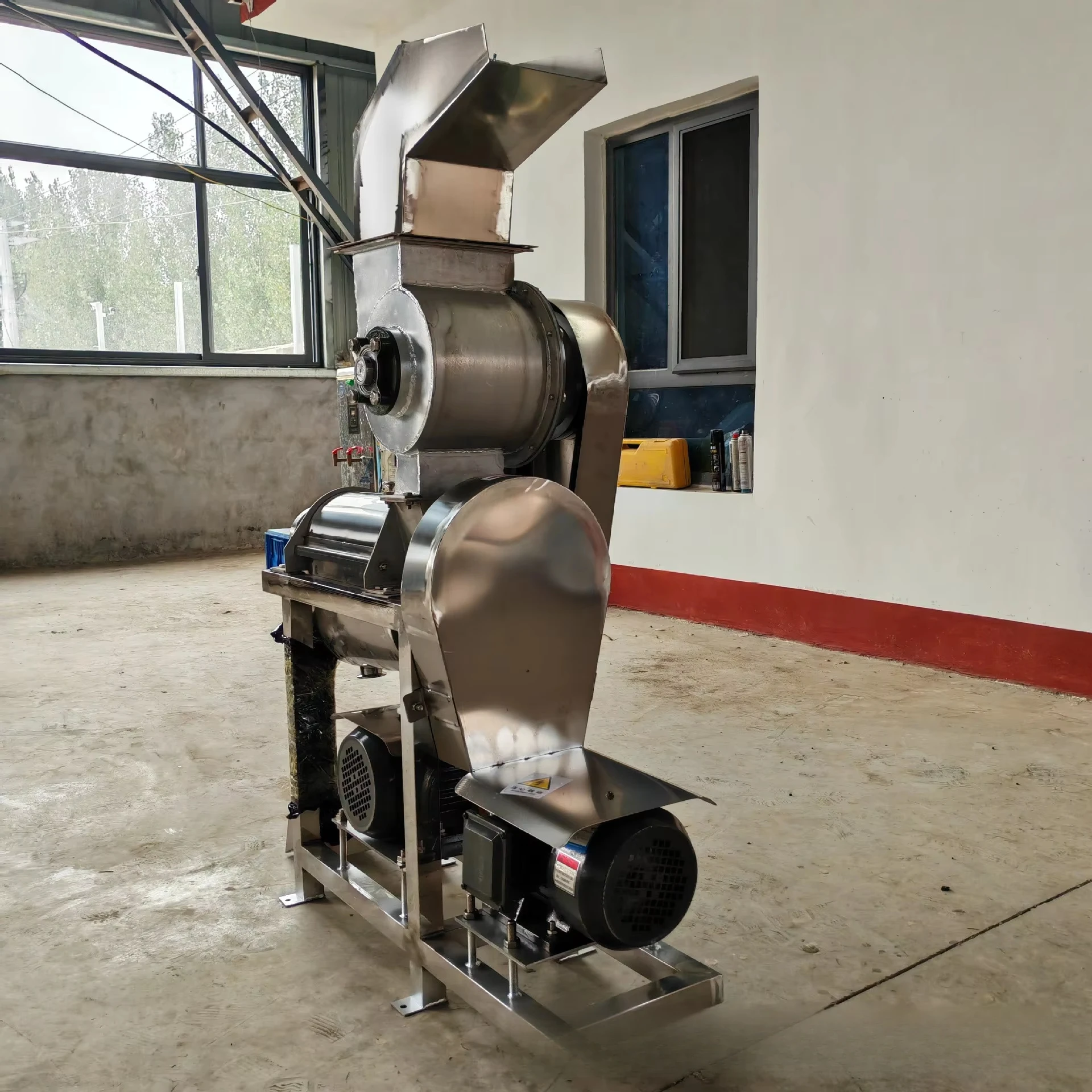 Commercial Multifunctional Pineapple Crushing Juicer Dragon Fruit Guava Plum 304 Stainless Steel Spiral Press 1.5KW