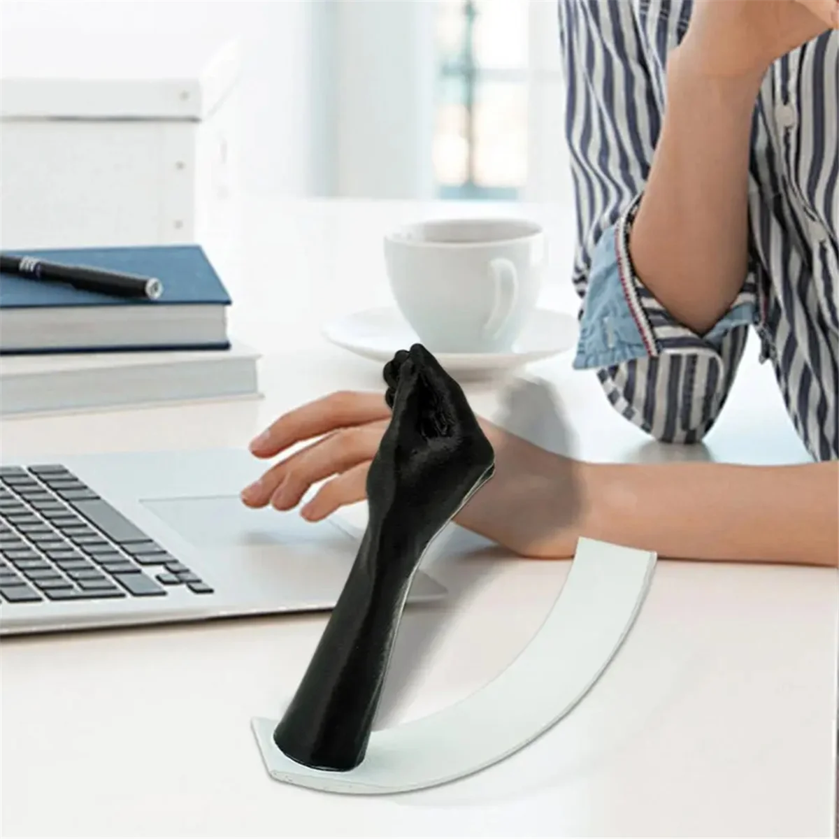 

AA98 Итальянская настольная игрушка с жестами руки - забавный офисный декор и идея подарка - Итальянский жест руки-качалка для настольной полки в офисном декоре