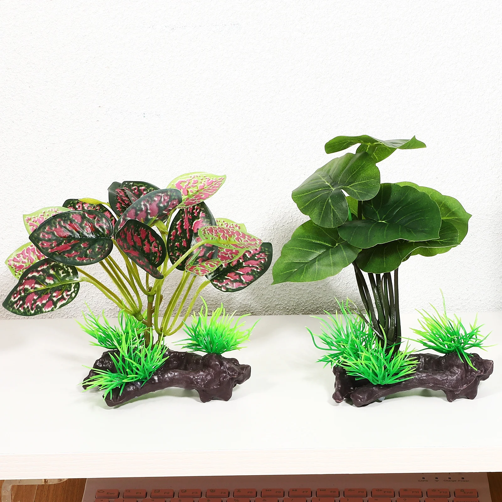

2pcs Fake For Tank Aquarium Plastic Plants Greenery Decors Fish Tank Decorations Artificial Water Plants Aquarium Landscaping