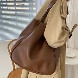 Vintage Large Capacity Shoulder Bags Female Leather Tote Bags Solid Color Crossbody Bags for Women Simple Commuter Handbags