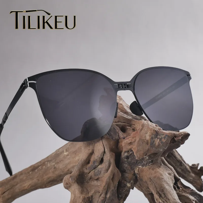 

New Fashion Titanium Alloy Folding Sunglasses Men Portable Outdoor Travel Sunshade Folding Eyeglasses Frame Men Sunglasses UV400