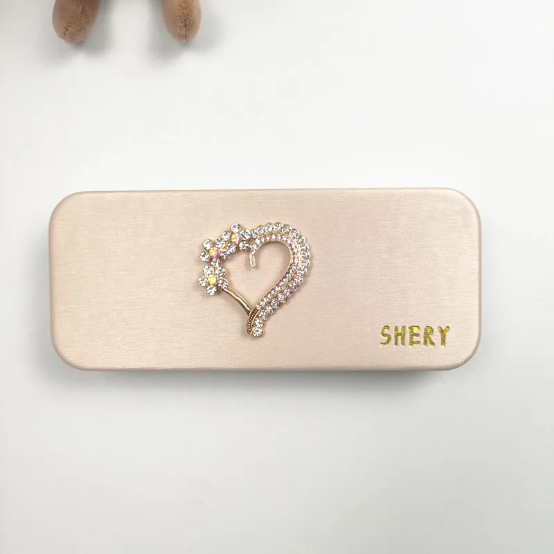 مجموعة مع الماس الحب نمط المرأة الصلب الجلود المحمولة نظارات القراءة الصلبة مربع النظارات حالة النظارات حالات فتاة هدية