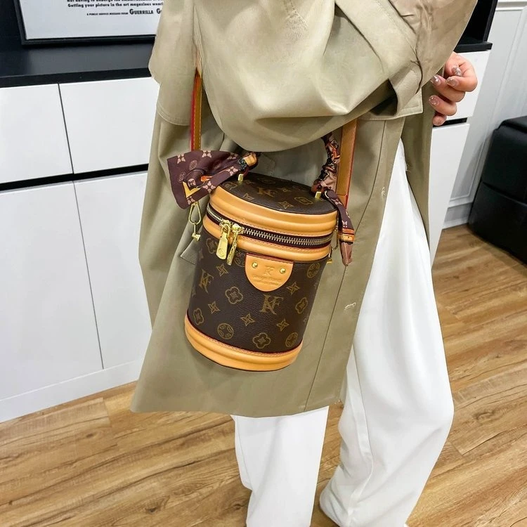 

Модная рабочая сумка A/W 2025 года для профессионалов, просторная сумка для ноутбука, многофункциональная сумка через плечо, легкая пригородная сумка