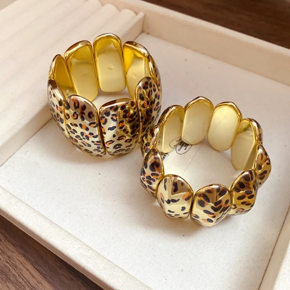 Europe American Style Leopard Print Wide Bangle Fashionable Temperament Leopard Print Cuff Bangles Exaggerated