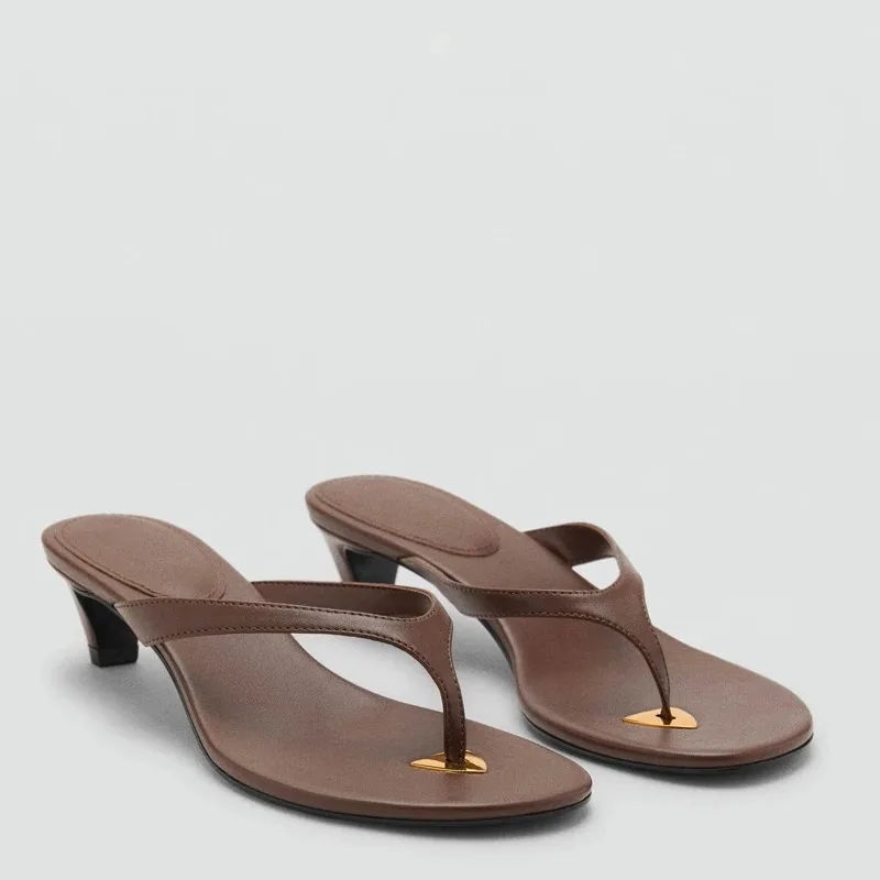 women-slippers-slides-sandals-2026-metal-decorated-casual-versatile-mid-heel-flip-flops-beach-thong-slippers-for-women
