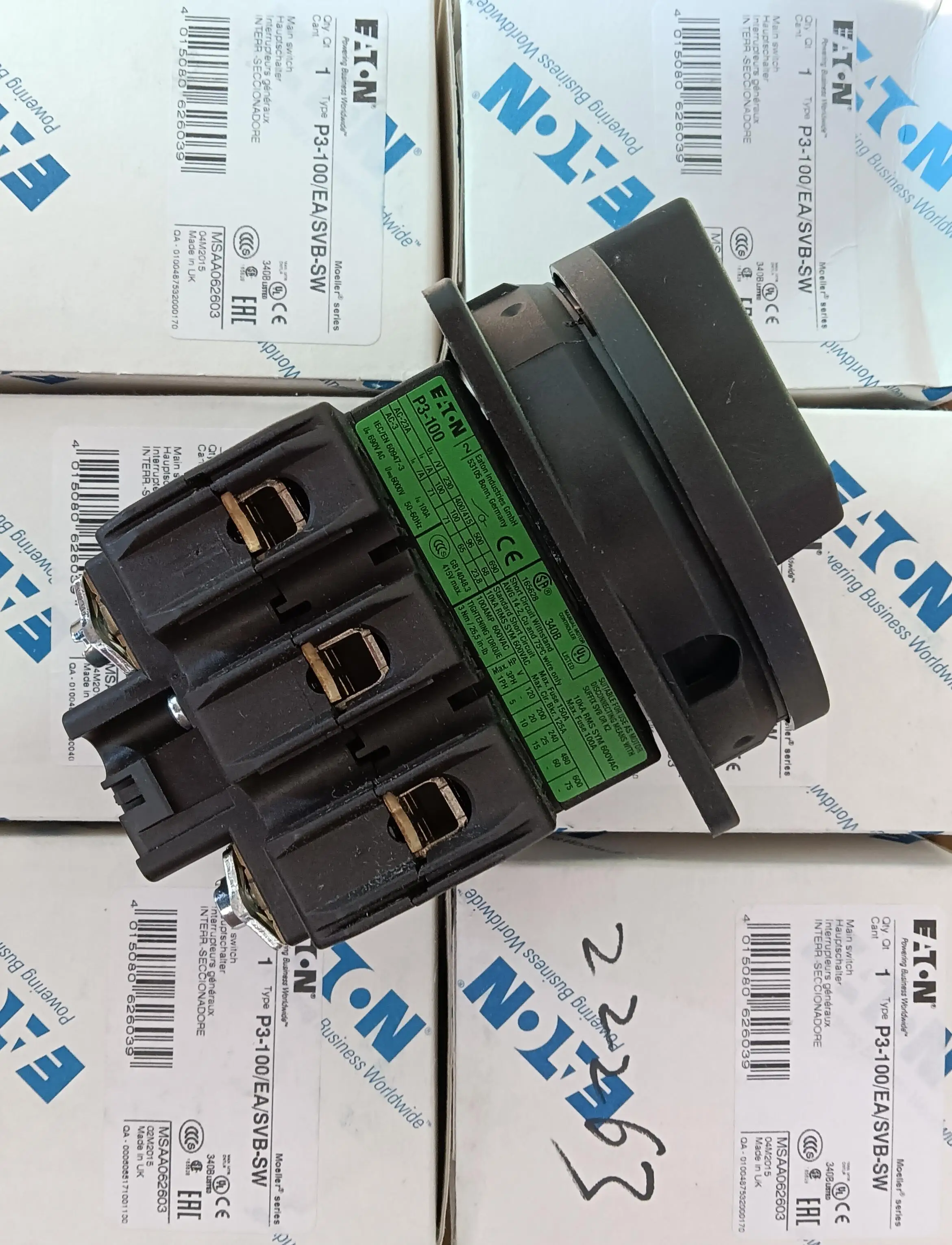 

New Original Eatton P3-100/EA/SVB-SW load isolated switch