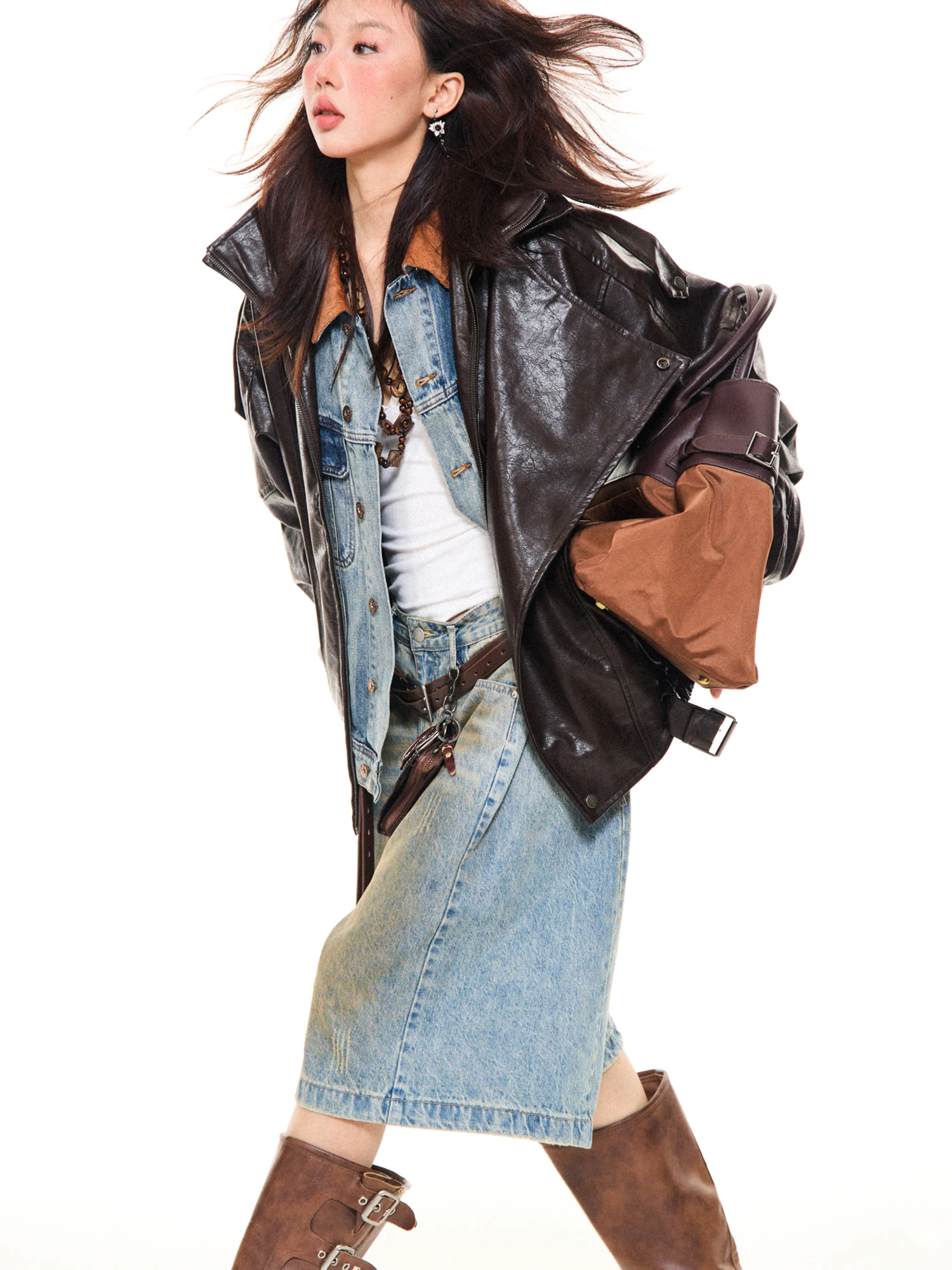 Jaqueta Feminina de Couro PU Preta Estilo Retrô Americano Young Stage para Outono/Inverno, Jaqueta de Motociclista Descolada com Caimento Solto e Gola Alta