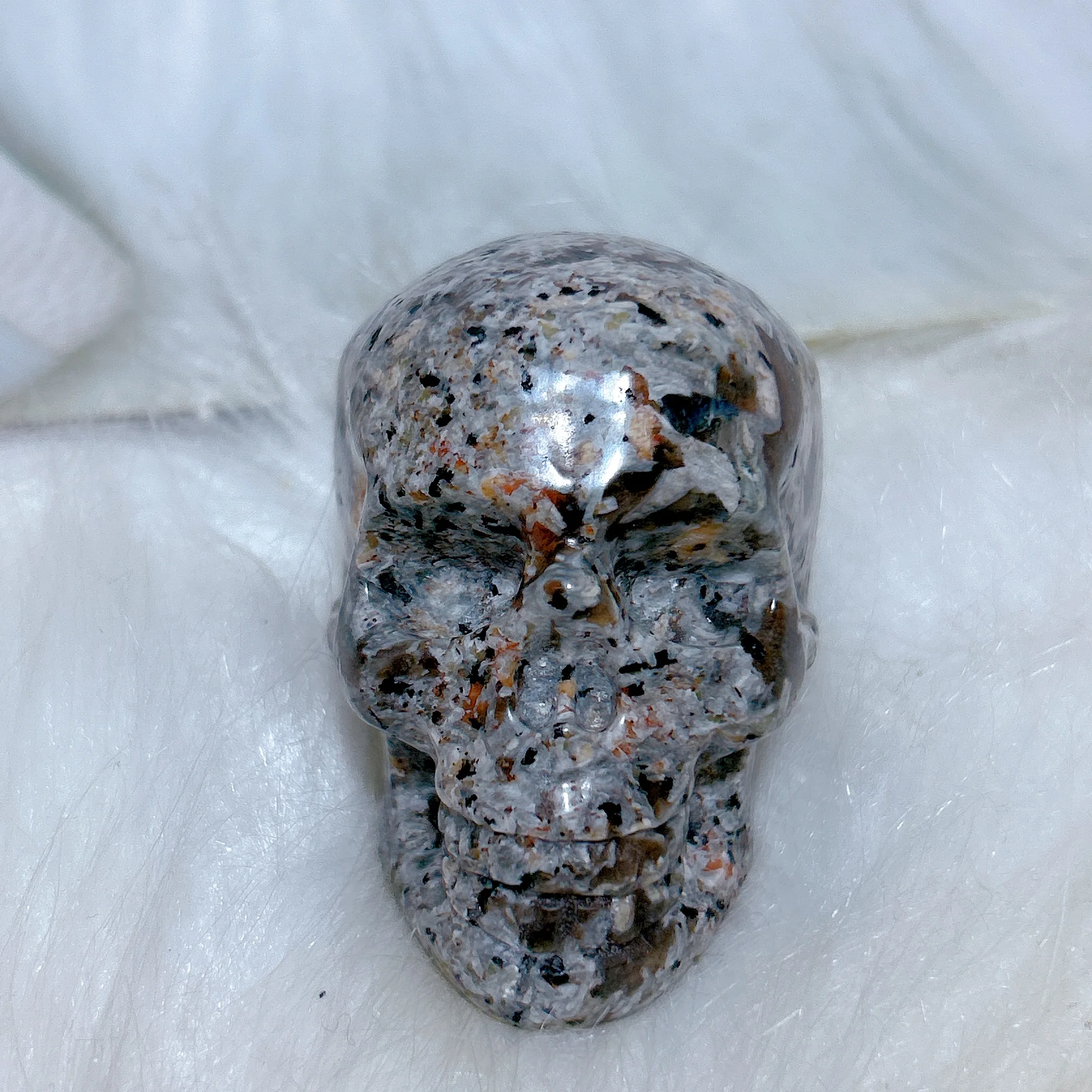 Natural Crystal Yooperlite Skull Carving UV Light Reactive Healing Energy Mineral Reiki Ore Home Decorations Room Decor Gift