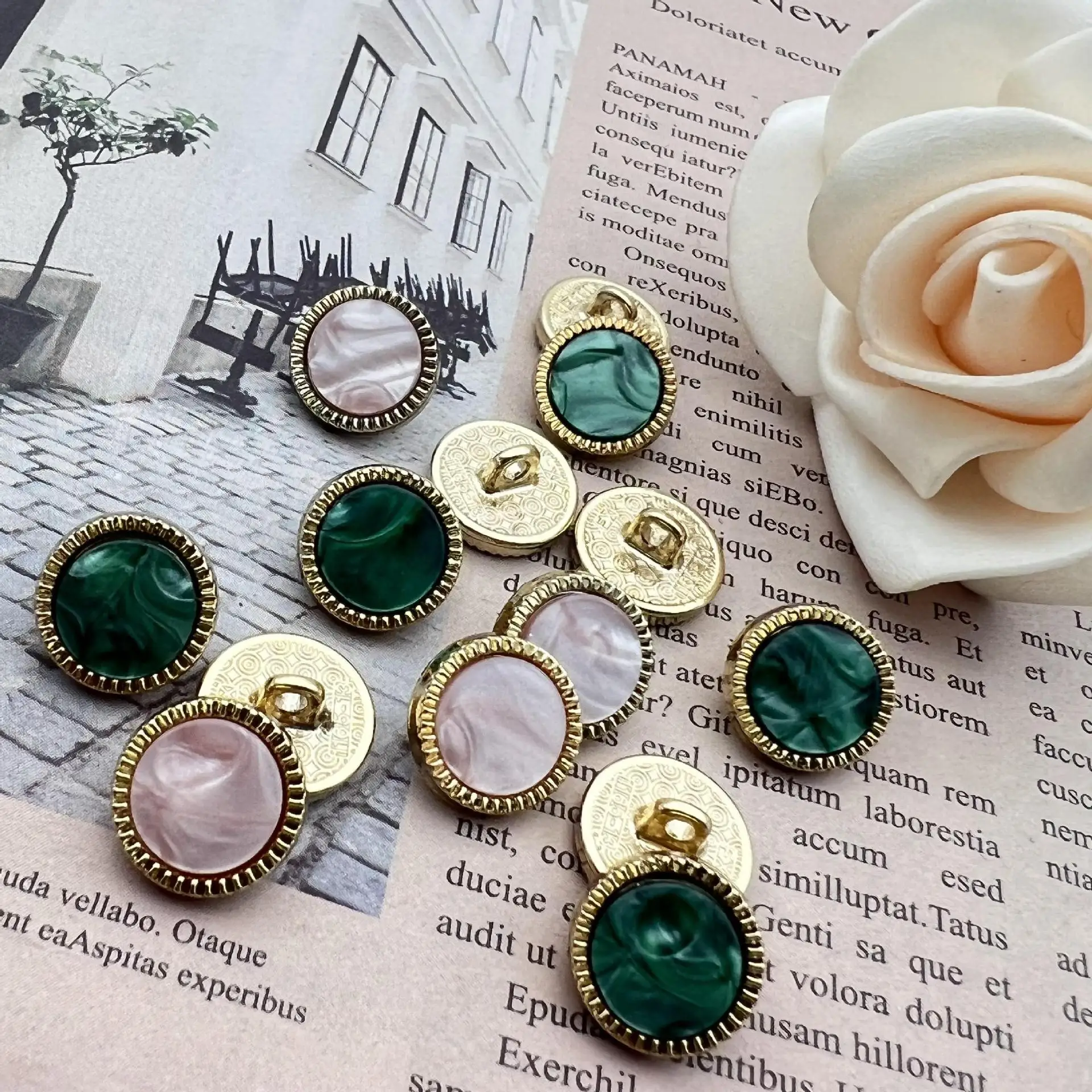 

Handmade DIY Pearl Resin Metal Combination Button Coat, Windbreaker, Clothing Accessories, Decorative Buttons 50pcs/bag