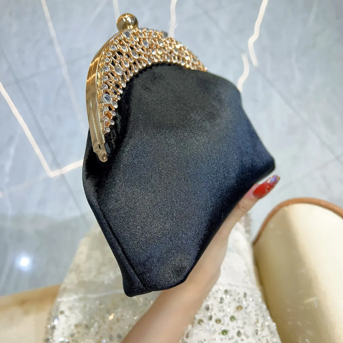 New Diamond Inlay Velvet Evening Bag For Wome Vintage Fashion Silver Black White Small Clutch Handbag Females Party Shoulder Bag