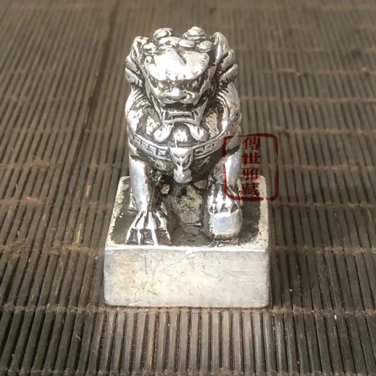 Miscellaneous lion seals, antique bronze seals, lion seals, ornaments, and antique bronze utensils