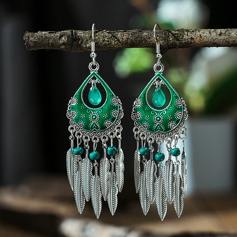 

2024 New Electroplated Metal Tassel Fan Literary Retro Ethnic Style Women's Earrings Jewelry Party Gifts