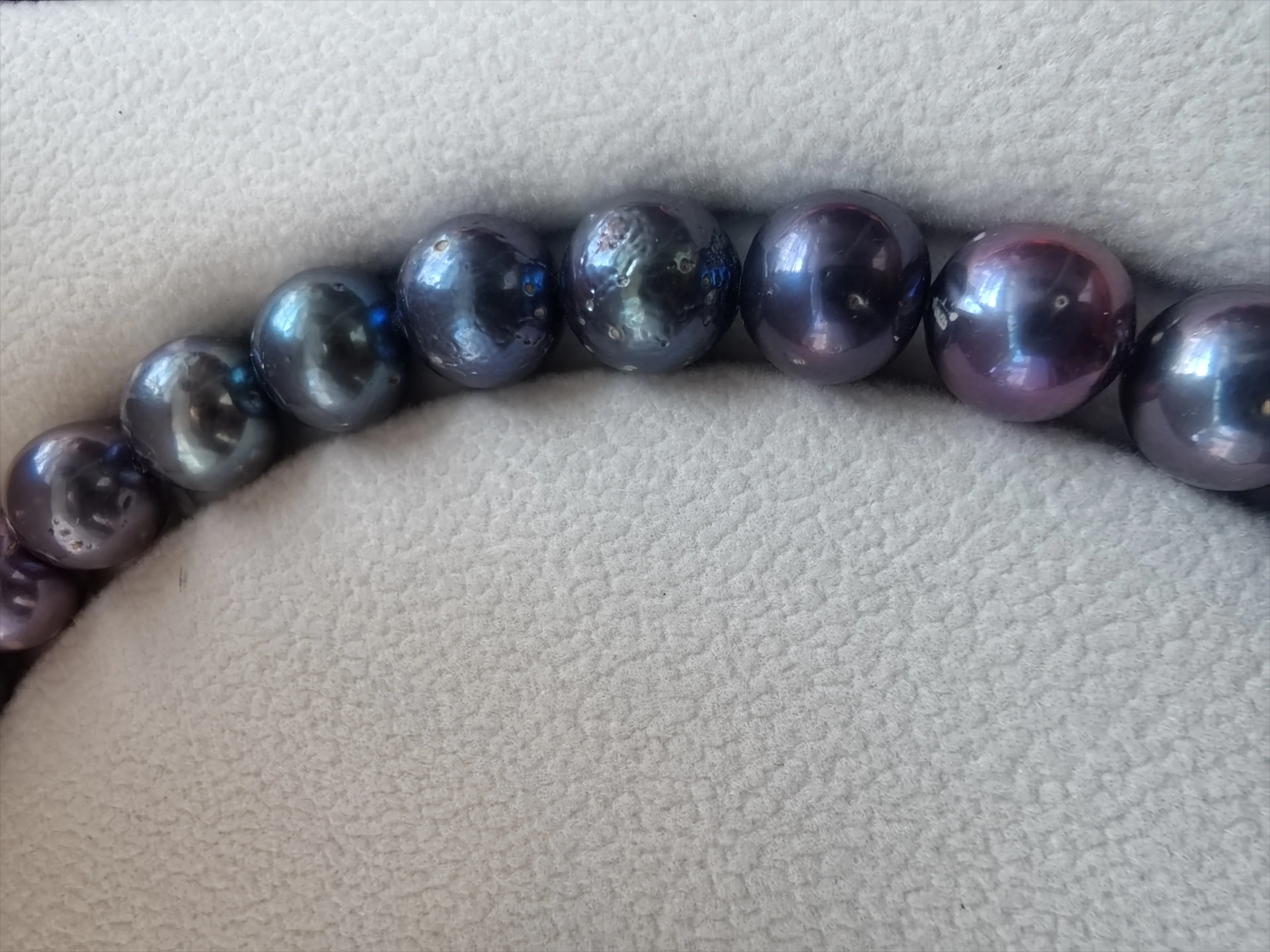 Unmatched AAA 10-11mm Natural REAL ROUND Tahitian black pearl necklace 18inch Physical photography image 2