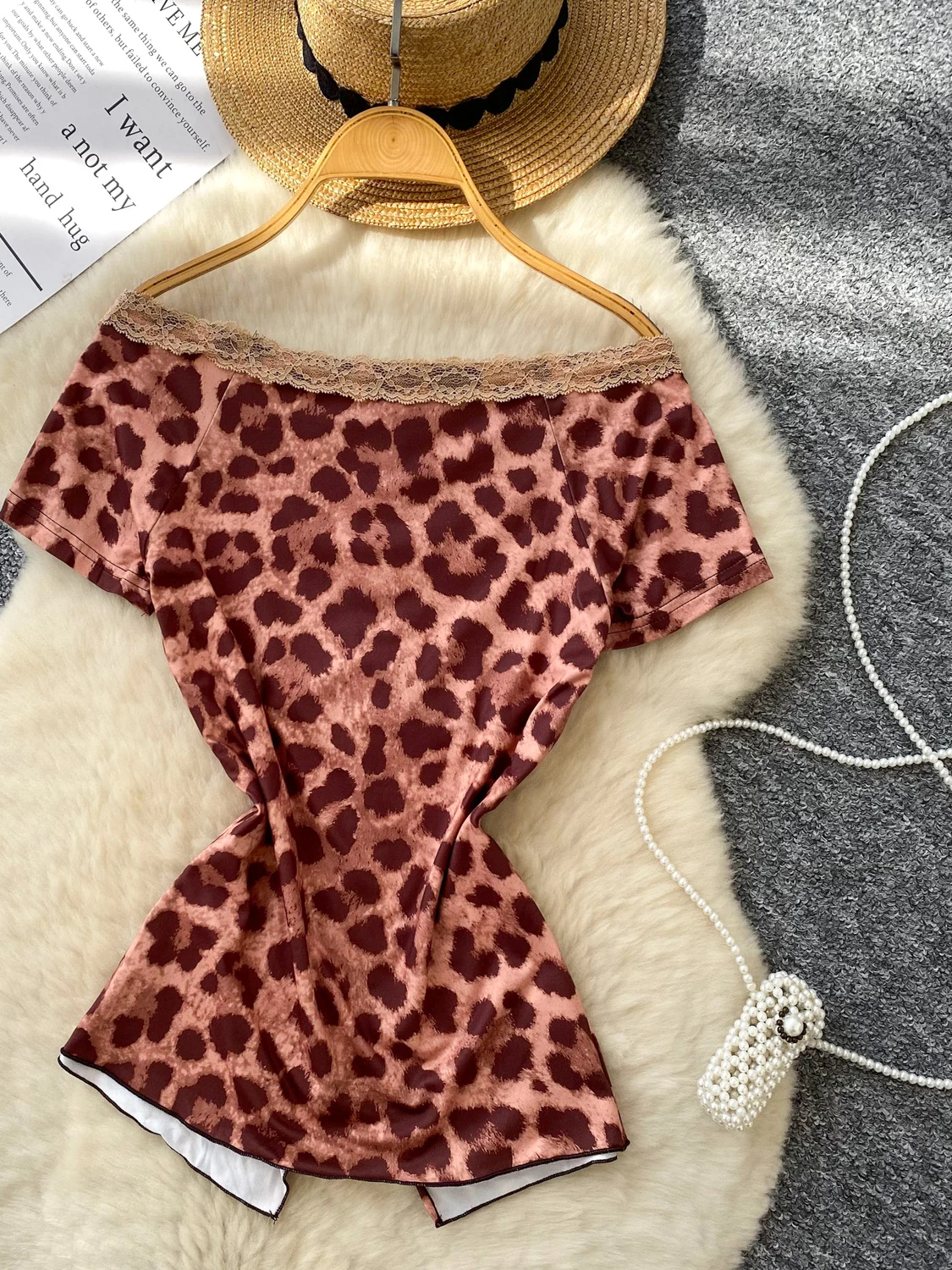 Cseta Sexy con empalme de encaje y hombros descubiertos para mujer, Top ajustado de manga corta con estampado de leopardo,...
