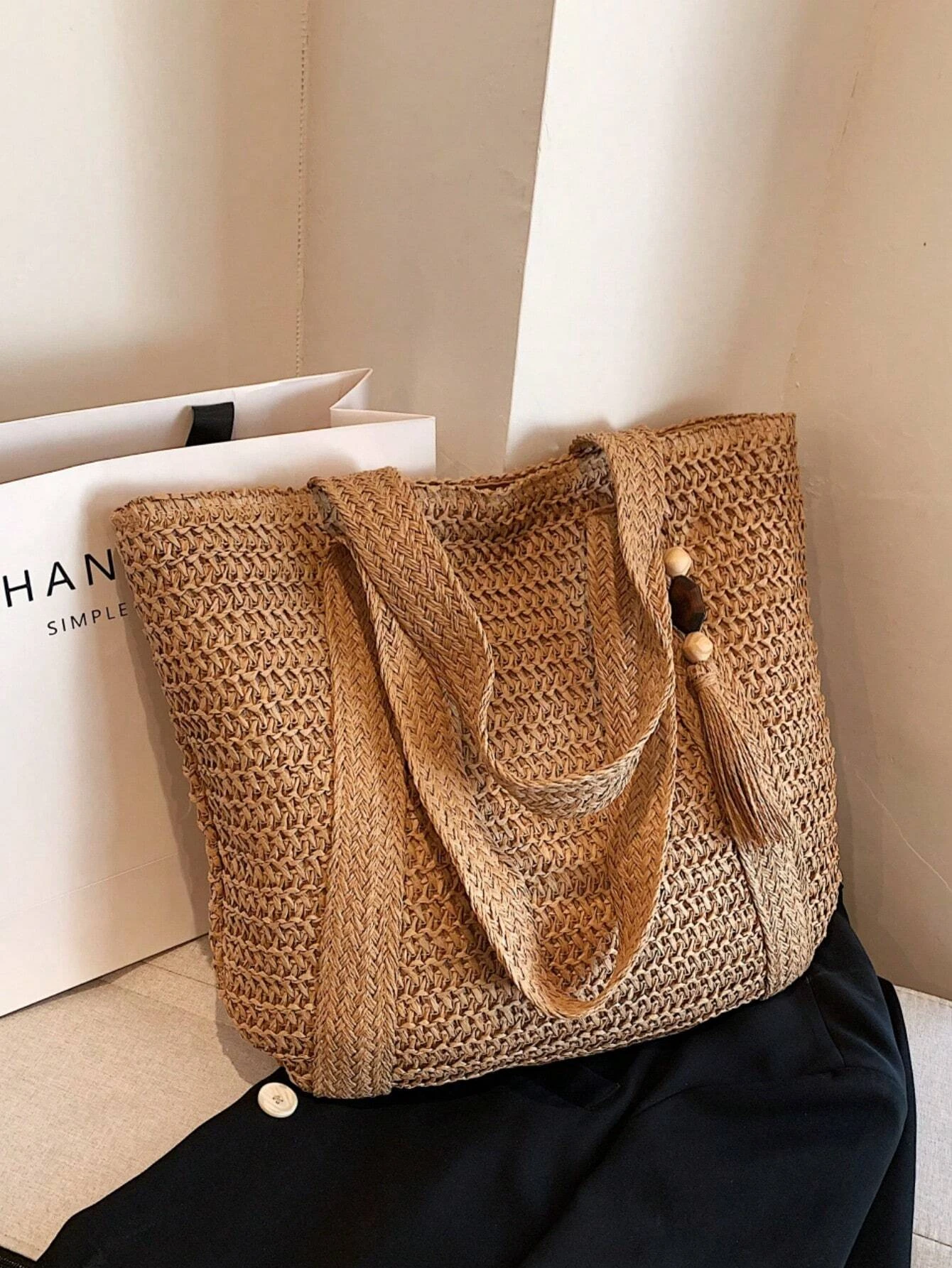 Fashionable Woven Beach Tote Bag Bohemian Style Casual Shoulder Bag With Tassel Pendant Large Capacity Women's Straw Bag