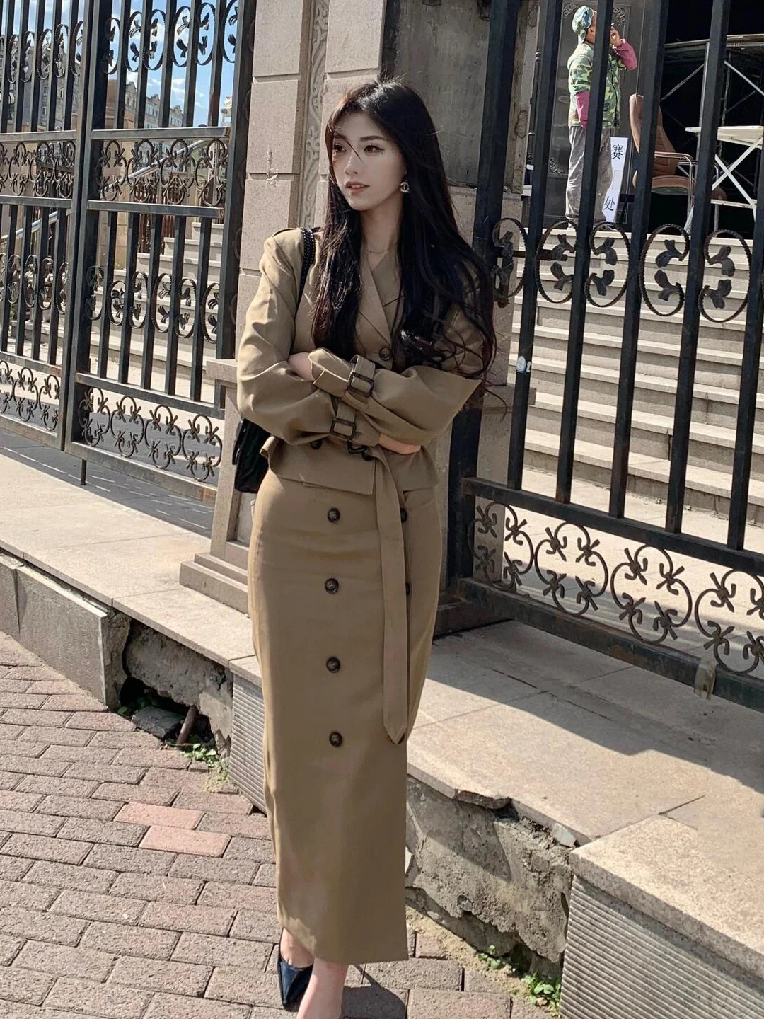 

Элегантный женский костюм с двубортным пиджаком и юбкой с высокой талией, весенний модный комплект из высококачественного полиэстера, повседневная рабочая одежда