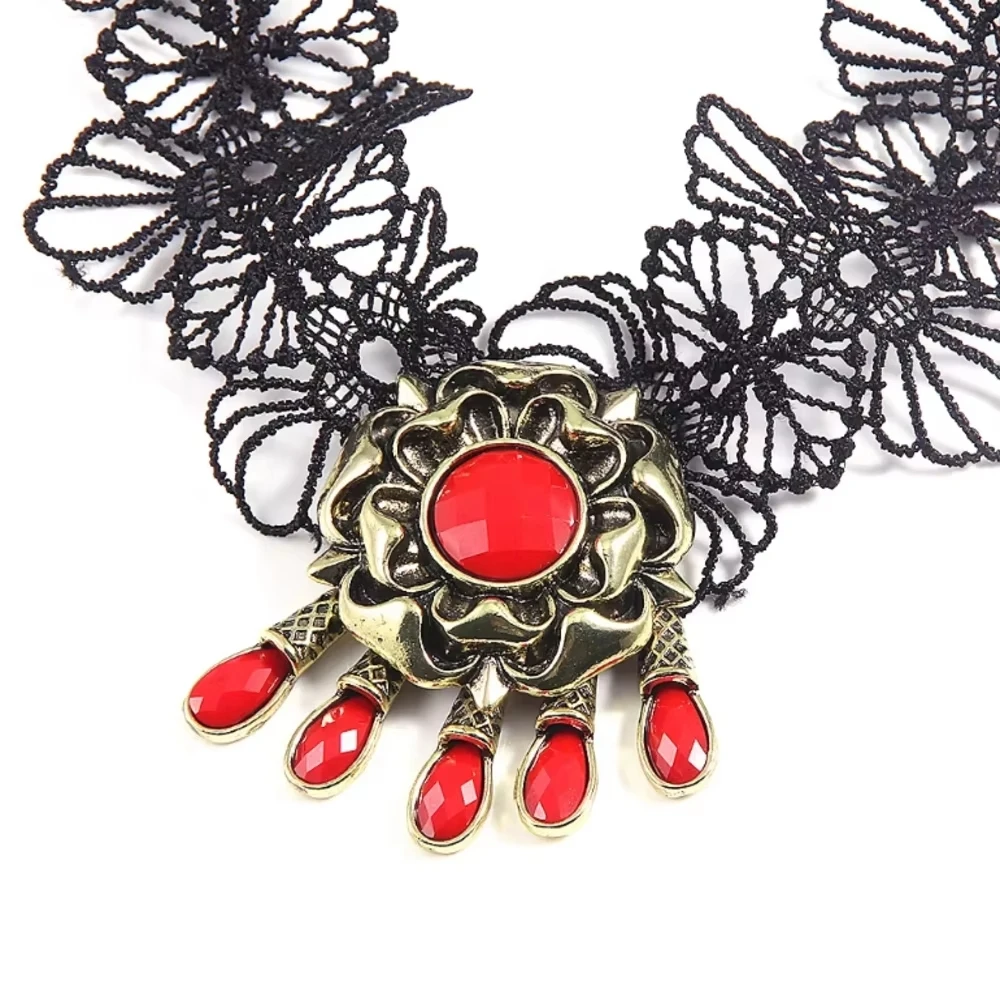 Village Bela Lady Dimitrescu Cosplay Halsketten Kostüm-Requisiten Spiel Resident Spitzenblumenkragen Broschen Halloween Geschenke für Frauen – Detail 4