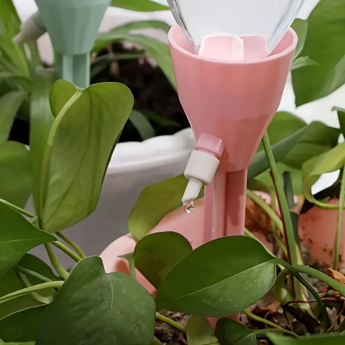 10PCS Automatic Plant Drip Irrigation Kit Suitable Indoor Garden Plants Compatible Standard European and American Thread Bottles
