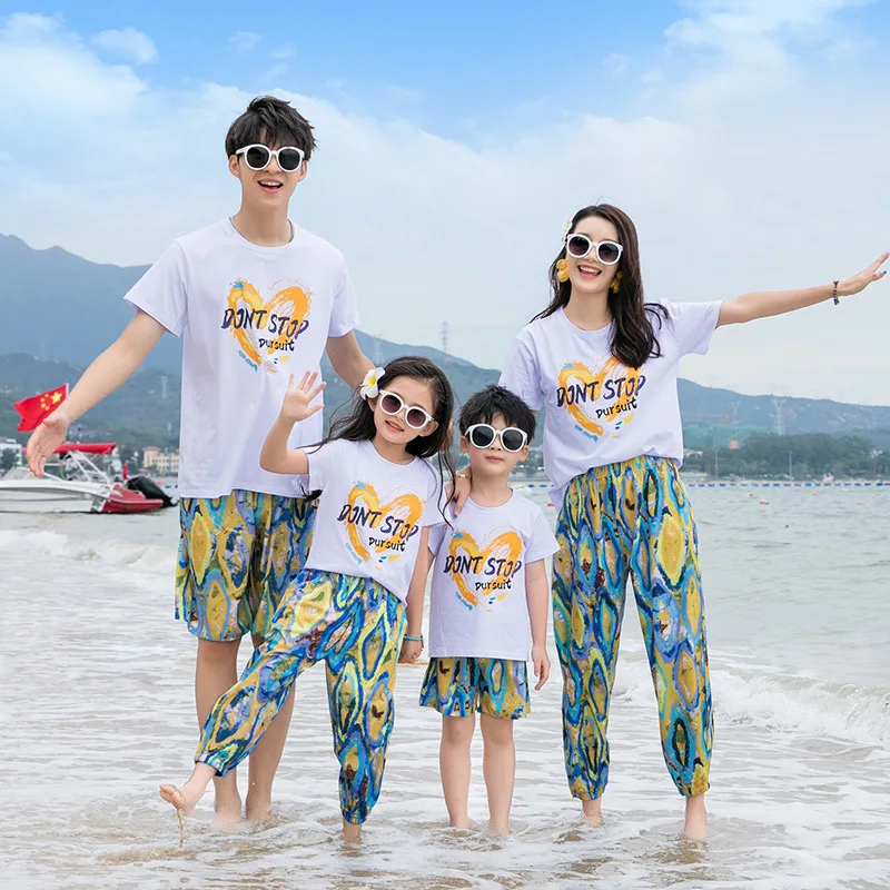 

Summer Beach Family Matching Outfits Mum Daughter Dad Son Bohemian T-shirt+Shorts Holiday Seaside Couple Lovers Clothing Set