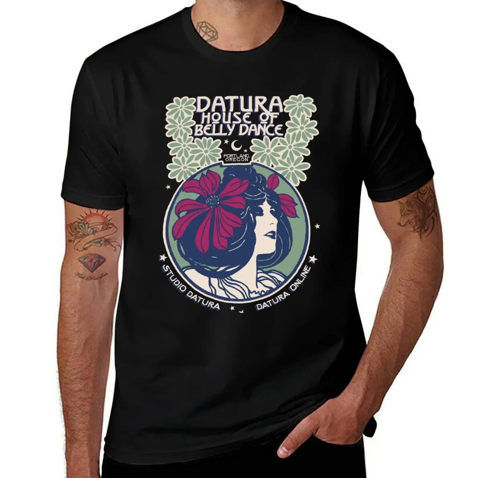 Datura: T-shirt Stile Floreale Berry, maglietta basic tinta unita per uso quotidiano