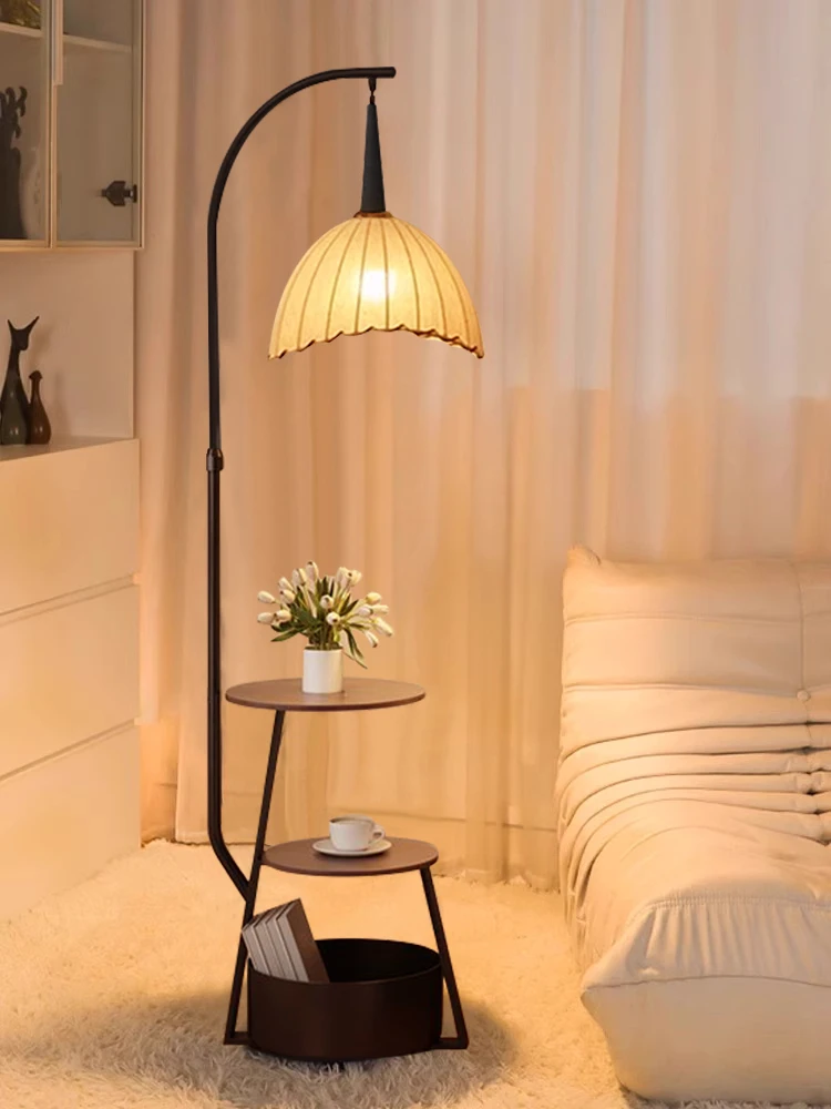 

Floor lamp atmosphere Living room sofa next to high-end sense medieval retro bedside shelf integrated bedroom desk lamp