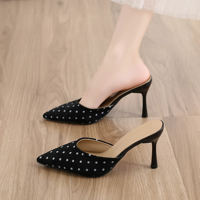 

Французские женские босоножки на высоком каблуке с острым носком, в горошек, с ремешком сзади, с неглубоким вырезом, элегантные, с закрытым носком