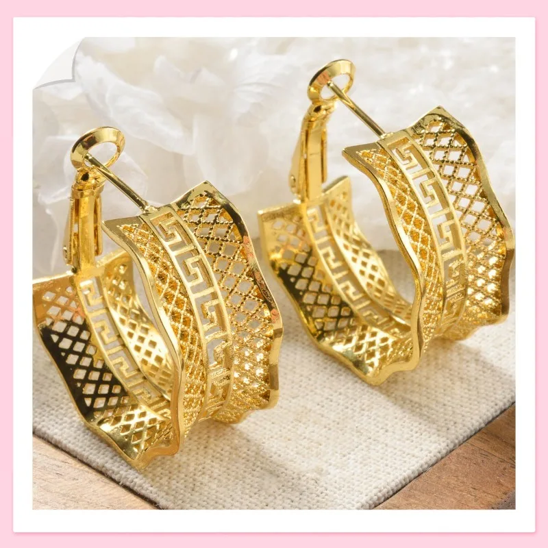 

Ближневосточные ретро-серьги из золота в стиле легкой роскоши, ажурные, с эффектом бумажной складки, нишевый хит года, с застежкой-пряжкой, женские