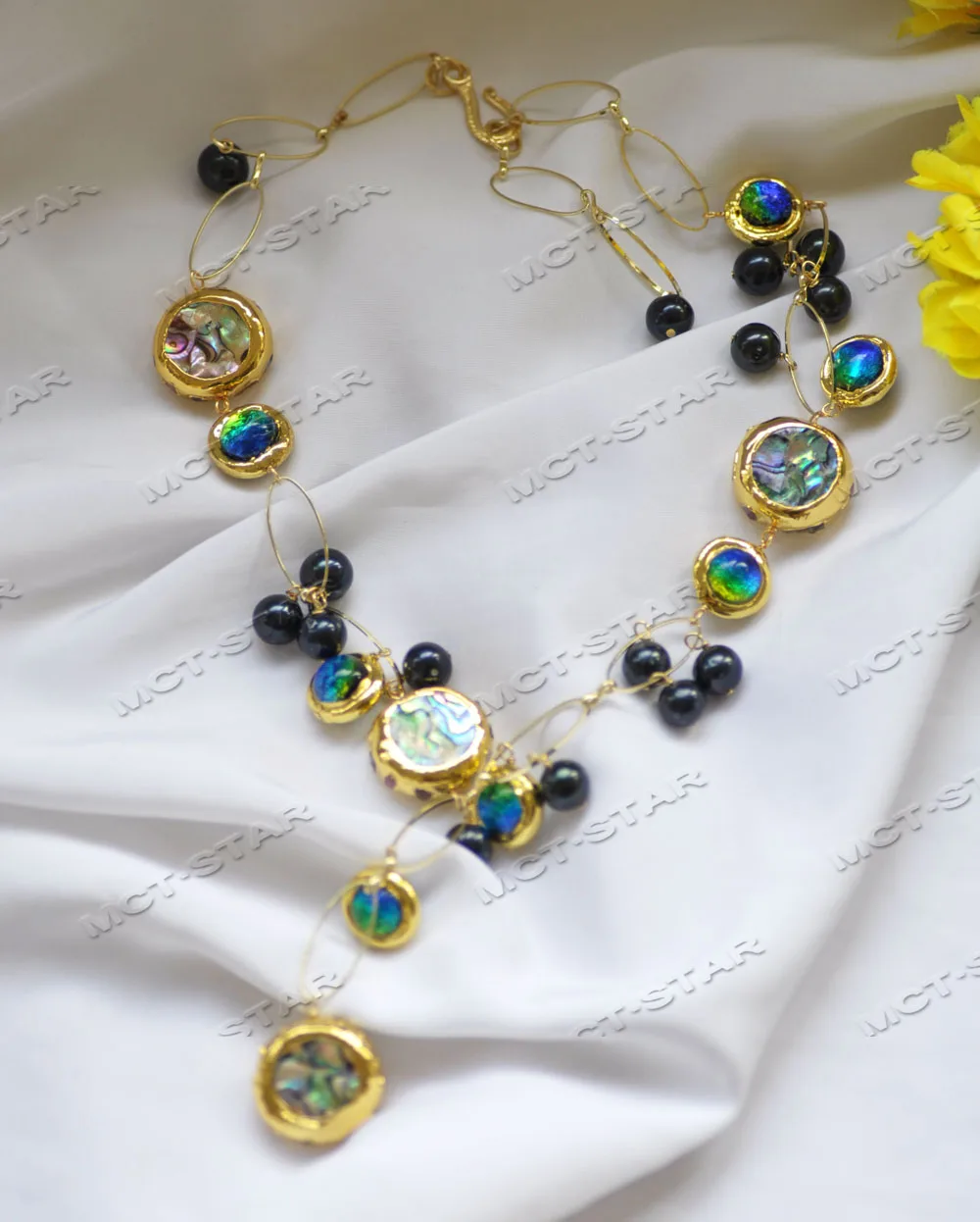 Z12595 23'' 25mm Black Round Abalone Shell Gold-Plated Bead Blue Murano Glass Necklace Pendant