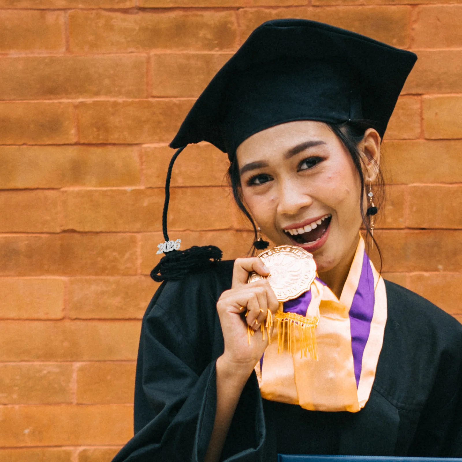 

50Pcs 2026 Year Pendant Charms Metal Graduation Jewelry for Tassel Necklace Bracelet DIY Craft Grad Accessories Memorial