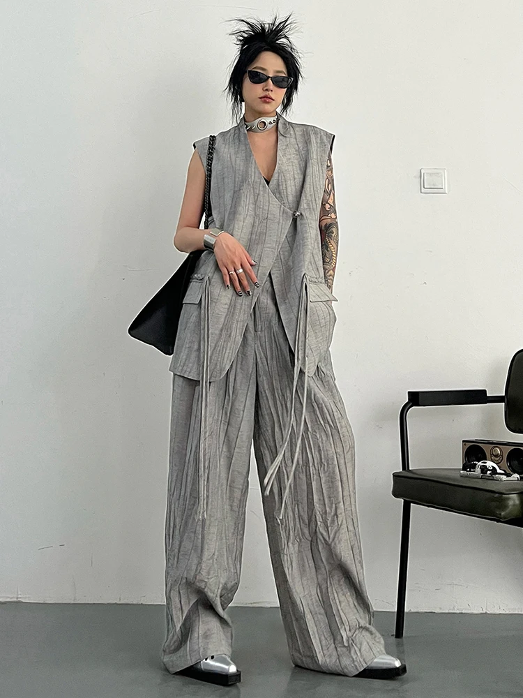 EAM Two Piece Suit Wide Leg Pants New V-Neck Sleeveless Gray Texture Loose Fit Women Fashion Tide Spring Autumn 2024 30A1702