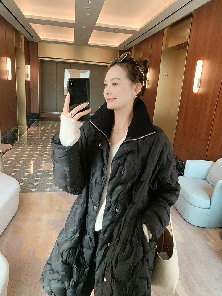 

Ультралегкая женская пуховая куртка с высоким воротником, 90% белый гусиный пух, модный дизайн, средней длины, черная, элегантное зимнее пальто