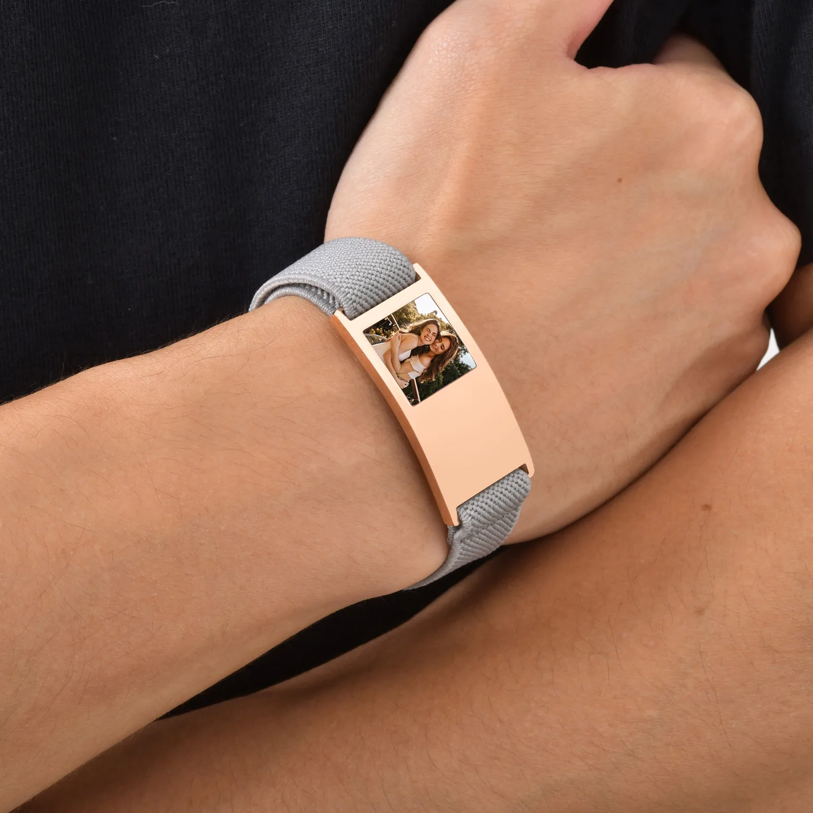 Personalisiertes Foto-Elastikarmband für Männer und Frauen, Individuell Gravierter Text Edelstahl-ID-Armbänder Geschenk – Detail 4